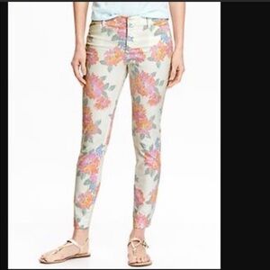 NWT ❤️🔥 Old Navy Floral Pixie Chinos - 14
